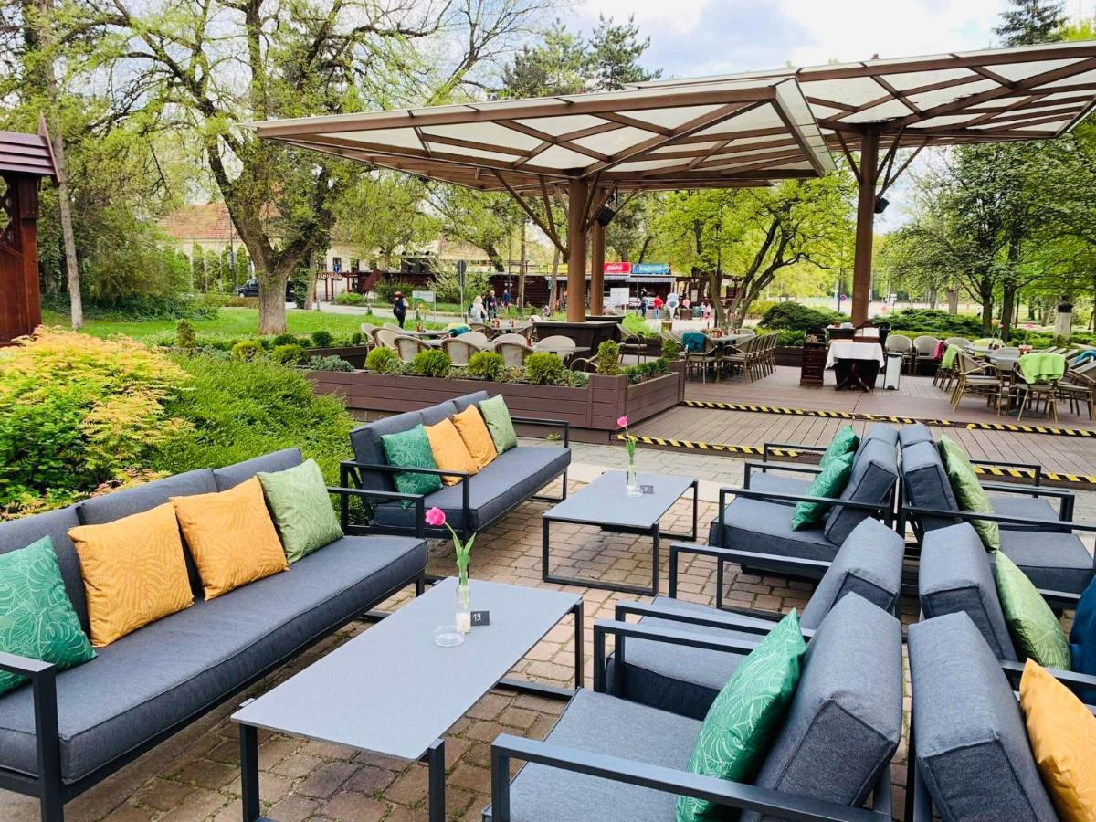 Villa Hotel Debrecen Extérieur photo