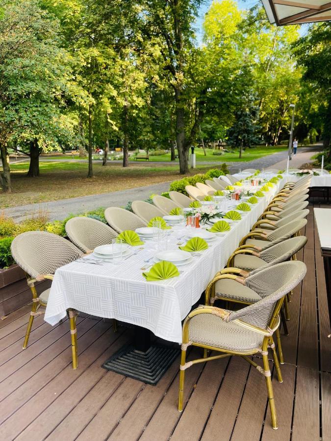 Villa Hotel Debrecen Extérieur photo