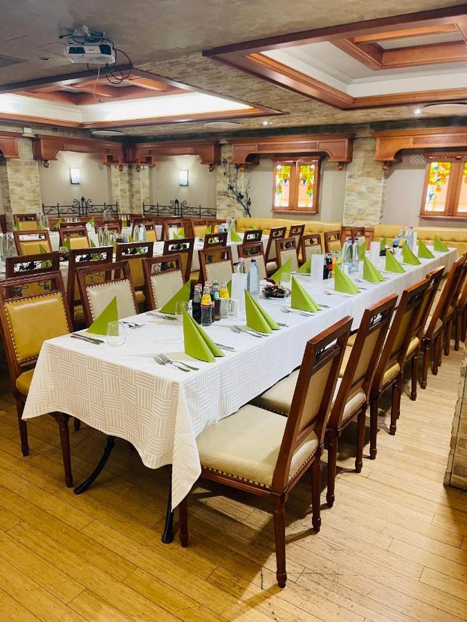 Villa Hotel Debrecen Extérieur photo