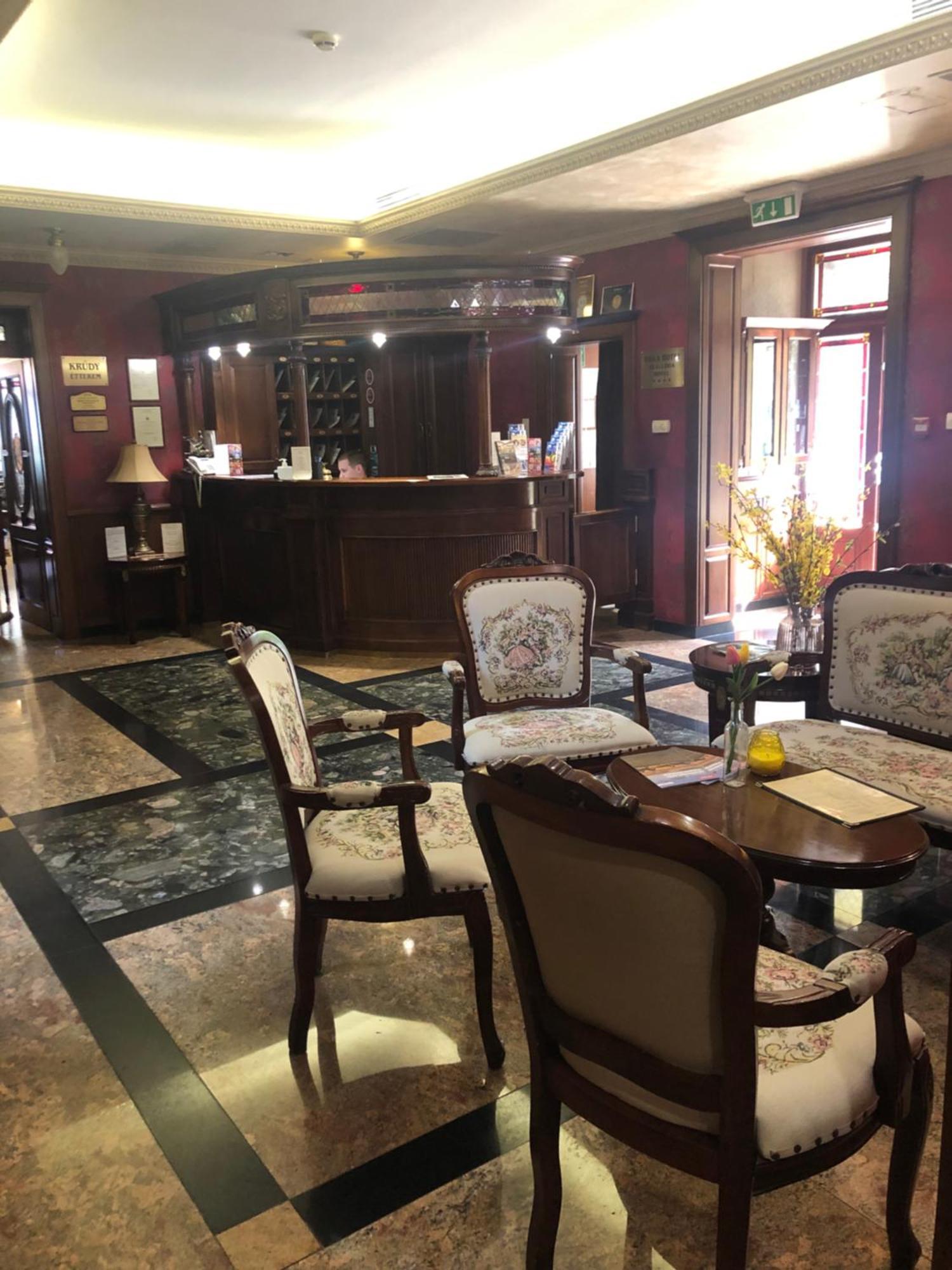 Villa Hotel Debrecen Extérieur photo