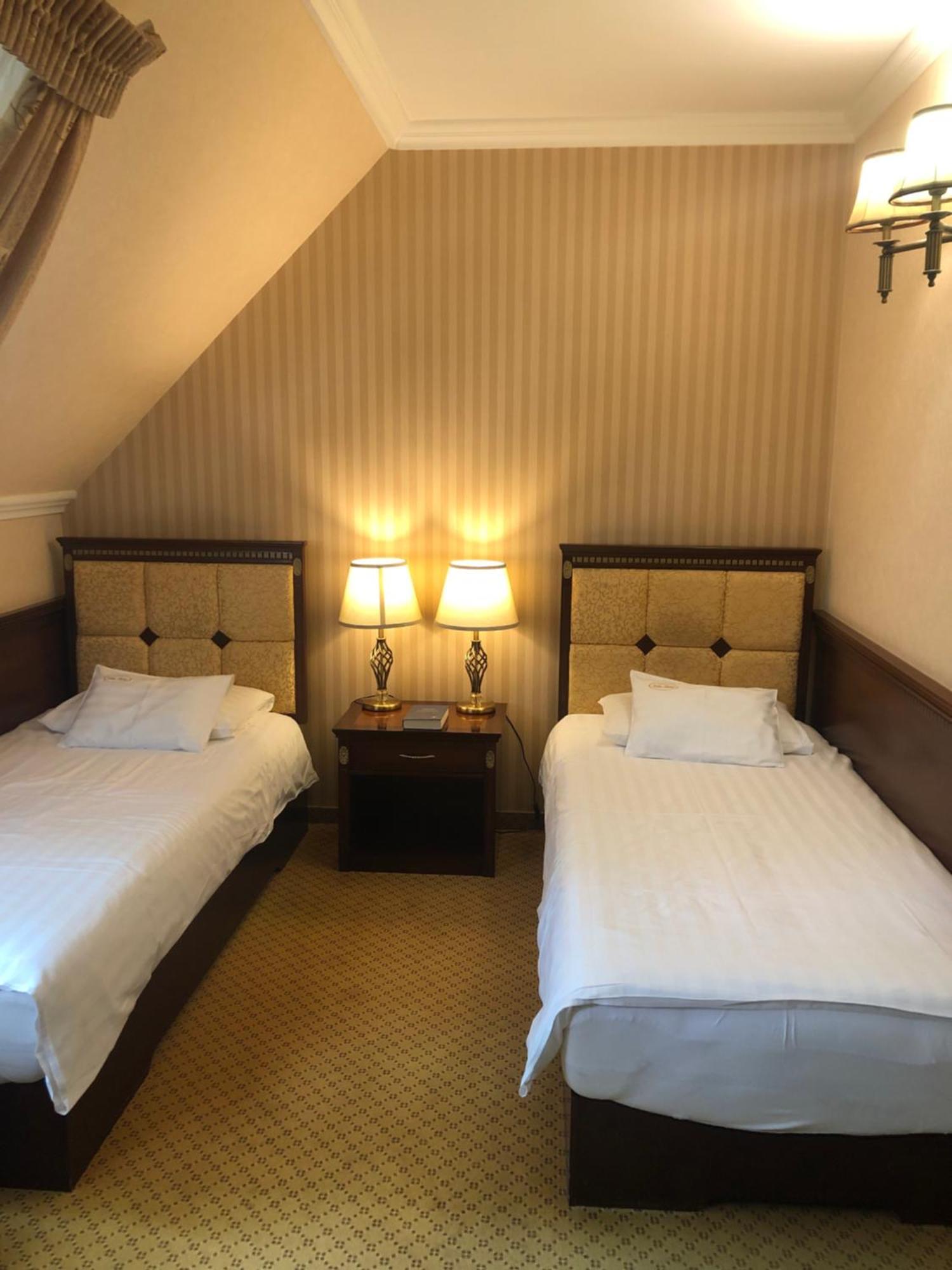 Villa Hotel Debrecen Extérieur photo