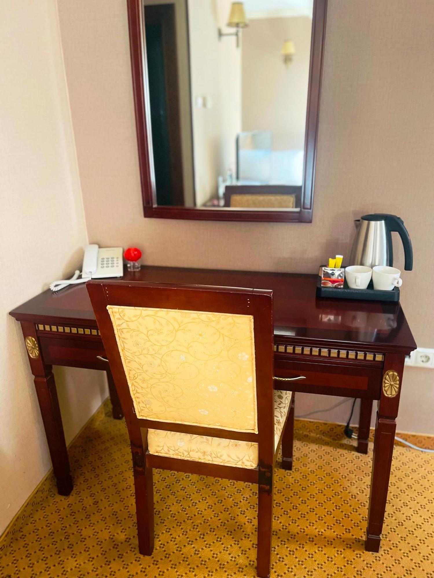 Villa Hotel Debrecen Extérieur photo