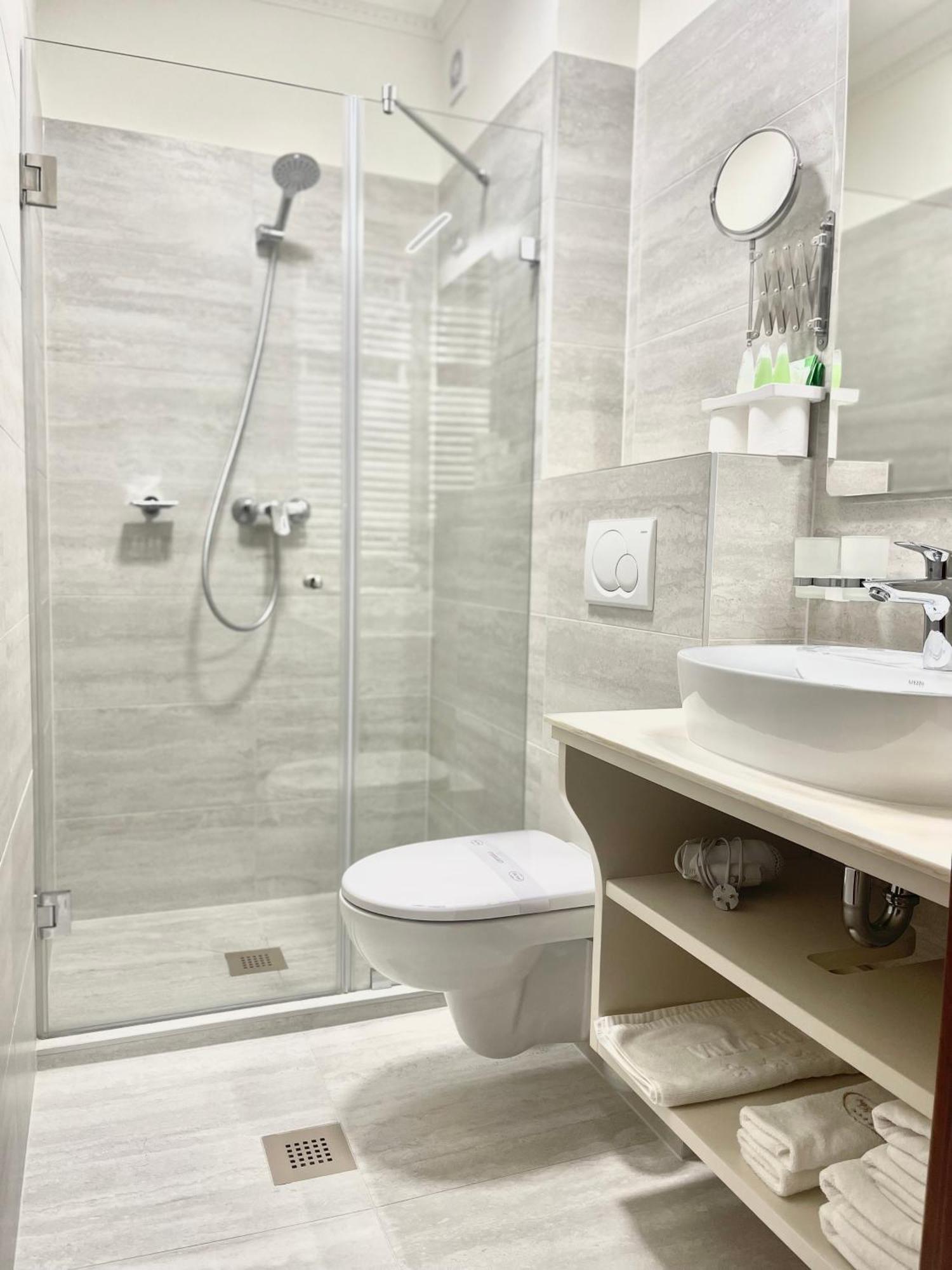 Villa Hotel Debrecen Extérieur photo