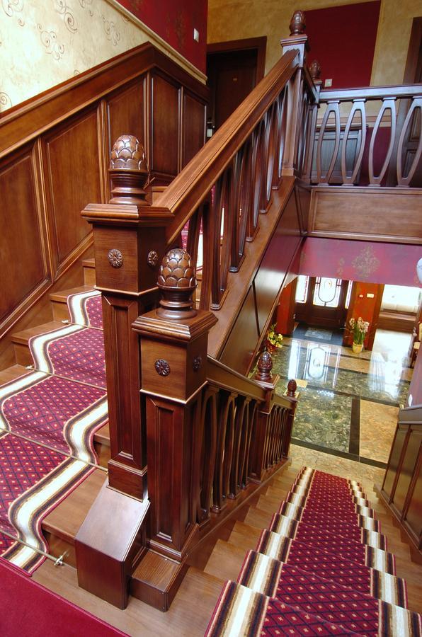 Villa Hotel Debrecen Extérieur photo